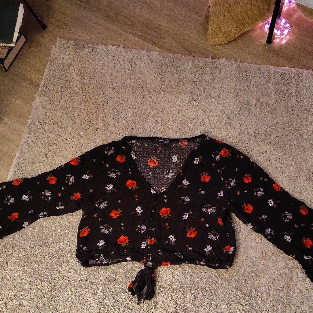 American Eagle Outfitters Black Floral Blouse